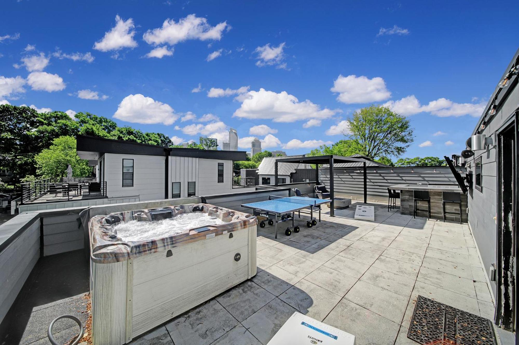 906 Westbrook B City Views Rooftop Hot Tub And Short Walk To Stadium Charlotte Bagian luar foto